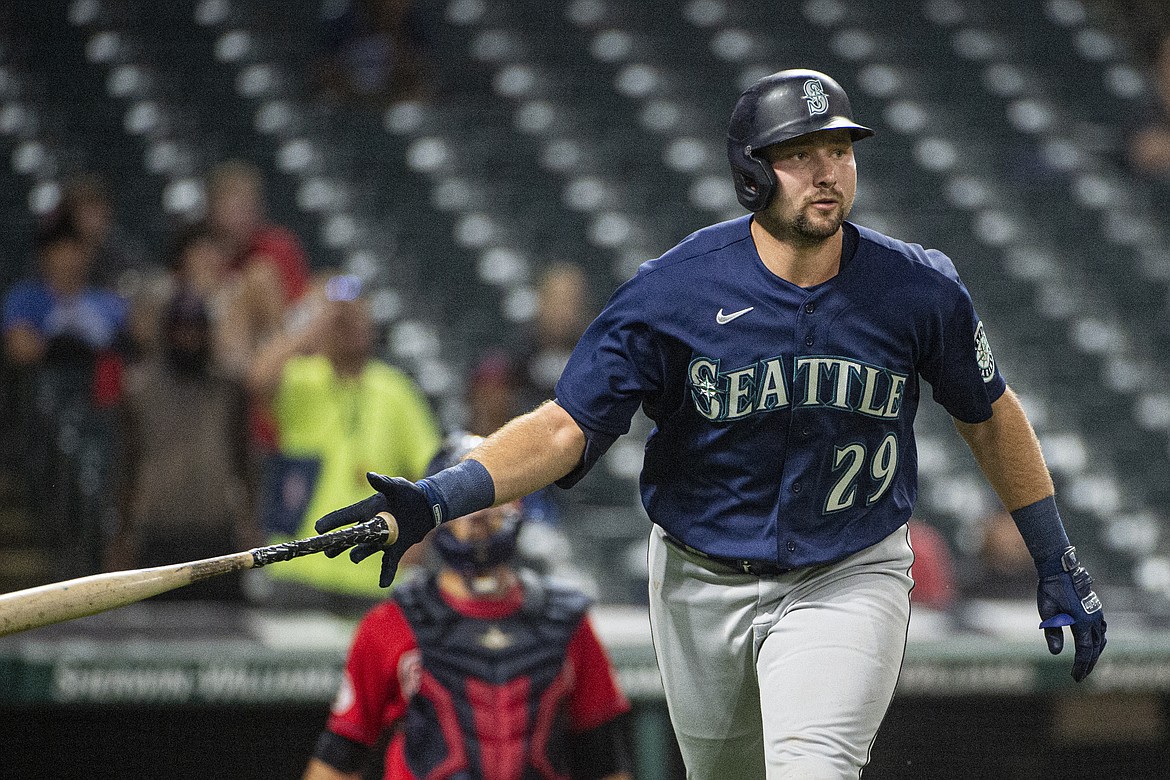 Raleigh homers twice, Mariners down sluggish Guardians 6-1