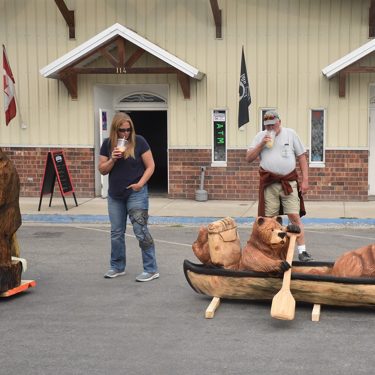 0916_loc_twn_Paddling_Bears_t1