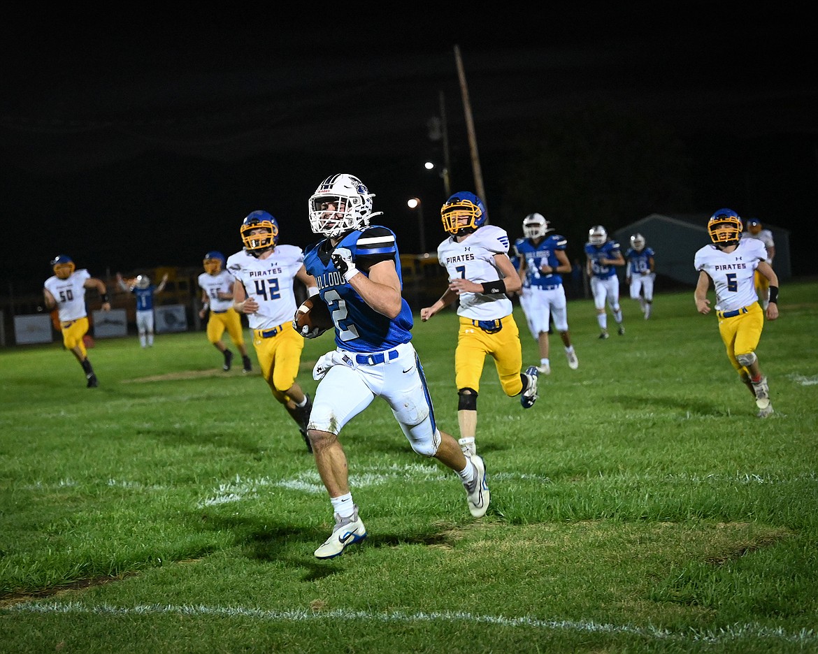 Mission Bulldog running back Canyon Sargent races into the endzone for a touchdown. (Christa Umphrey Photo)