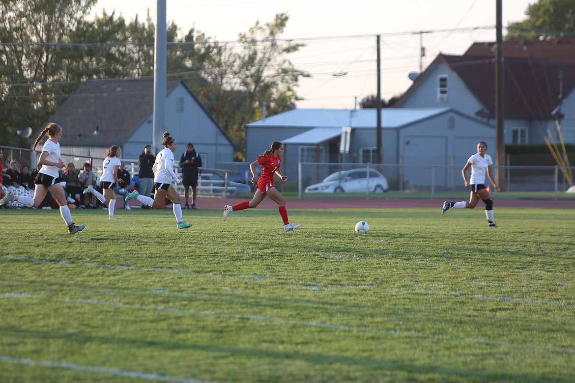 Junior Naraiah Benavidez-Guzman (7) and the Othello Huskies girls soccer team take on Grandview, Selah and Moses Lake over the next six days.