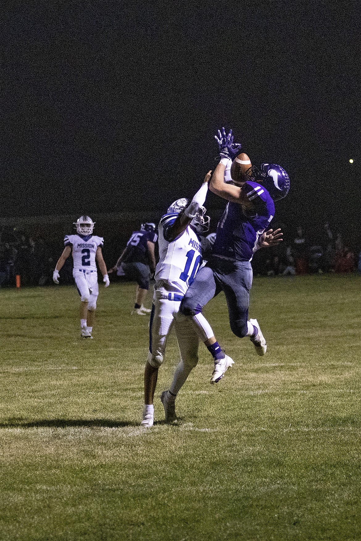 Bulldog Kellen McClure breaks up a Hayden Hollow to Stetson Reum pass. (Rob Zolman/Lake County Leader)