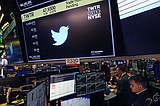 Report: Musk proposes going ahead with deal to buy Twitter