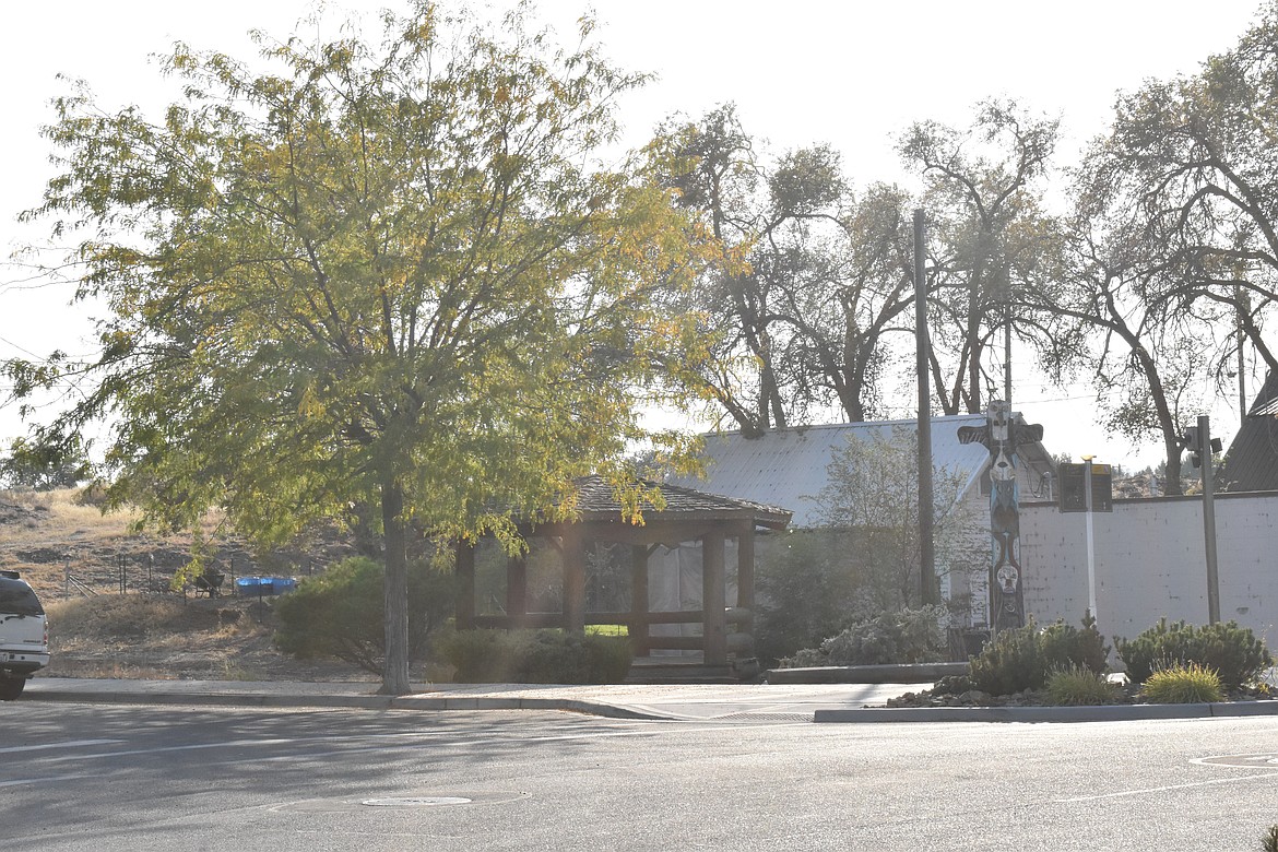 The gazebo at the intersection of Main and Canna Streets in Soap Lake will feature a new 15-foot tall inflatable Christmas tree thanks to the city council approving a request for funds to replace current holiday lights and decor that are worn out.