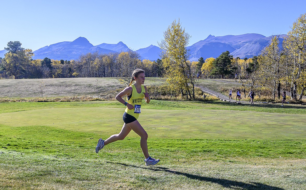 Bulldog Morgan Grube runs the course at the Western A Fall Classic in East Glacier on Saturday. (Chris Peterson/Hungry Horse News)