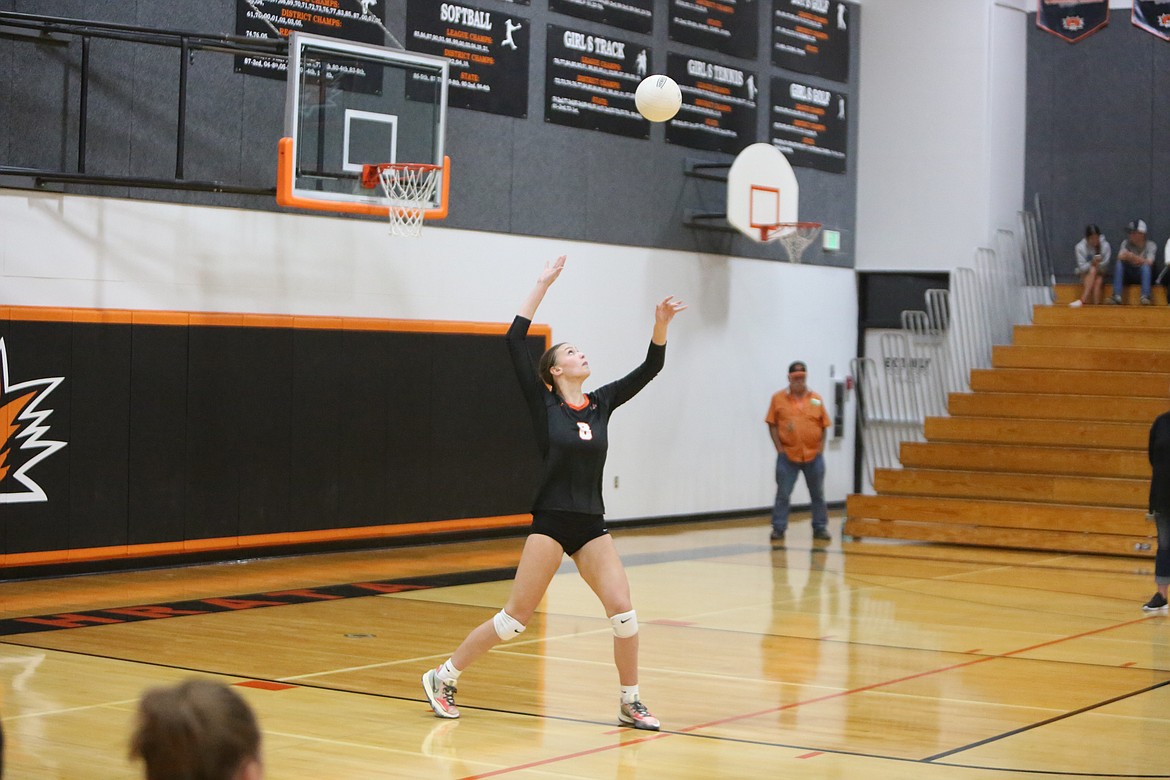 Senior Kyndal Hines serves the ball during the third set of Ephrata’s 3-0 win over Prosser on Oct. 4.