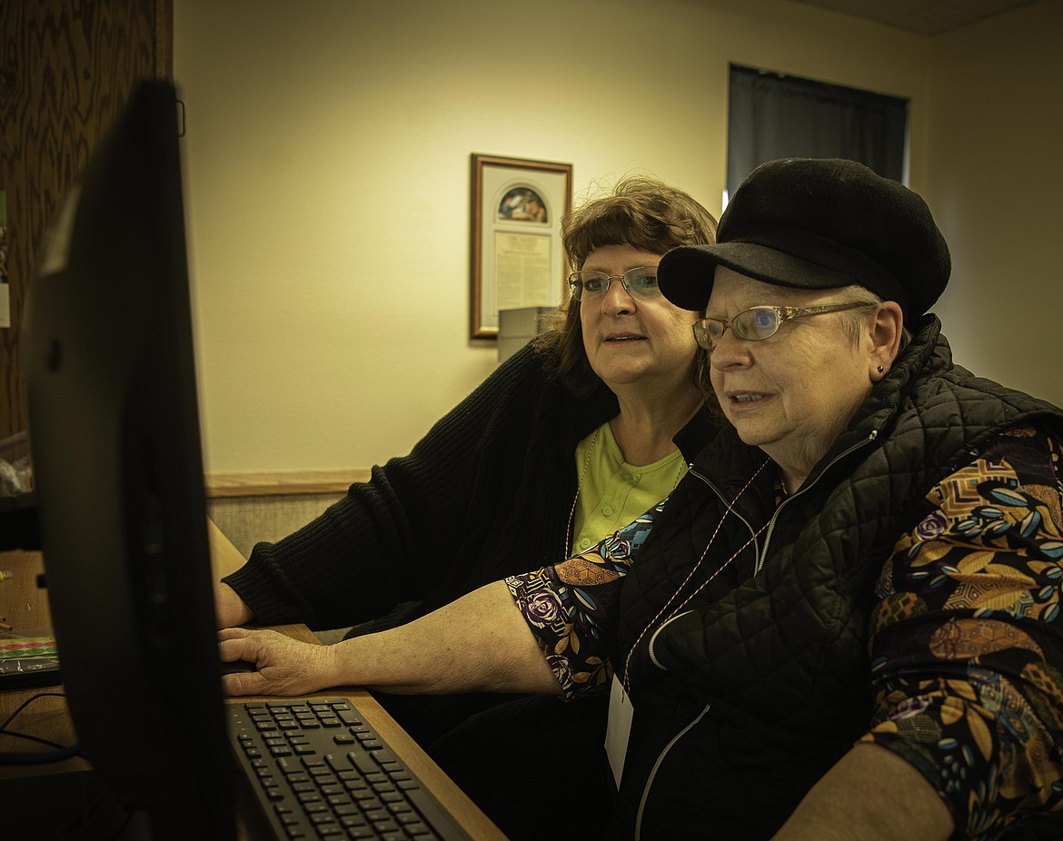 Residents take part in a family history class in in Plains on Saturday, Oct. 22. (Tracy Scott/Valley Press)