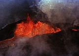 Hawaii's Big Island gets warning as huge volcano rumbles