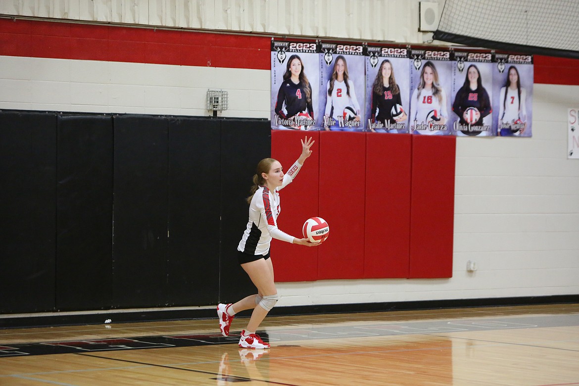 Othello junior Kalilynn Gomez begins to serve the ball for an ace against Prosser.