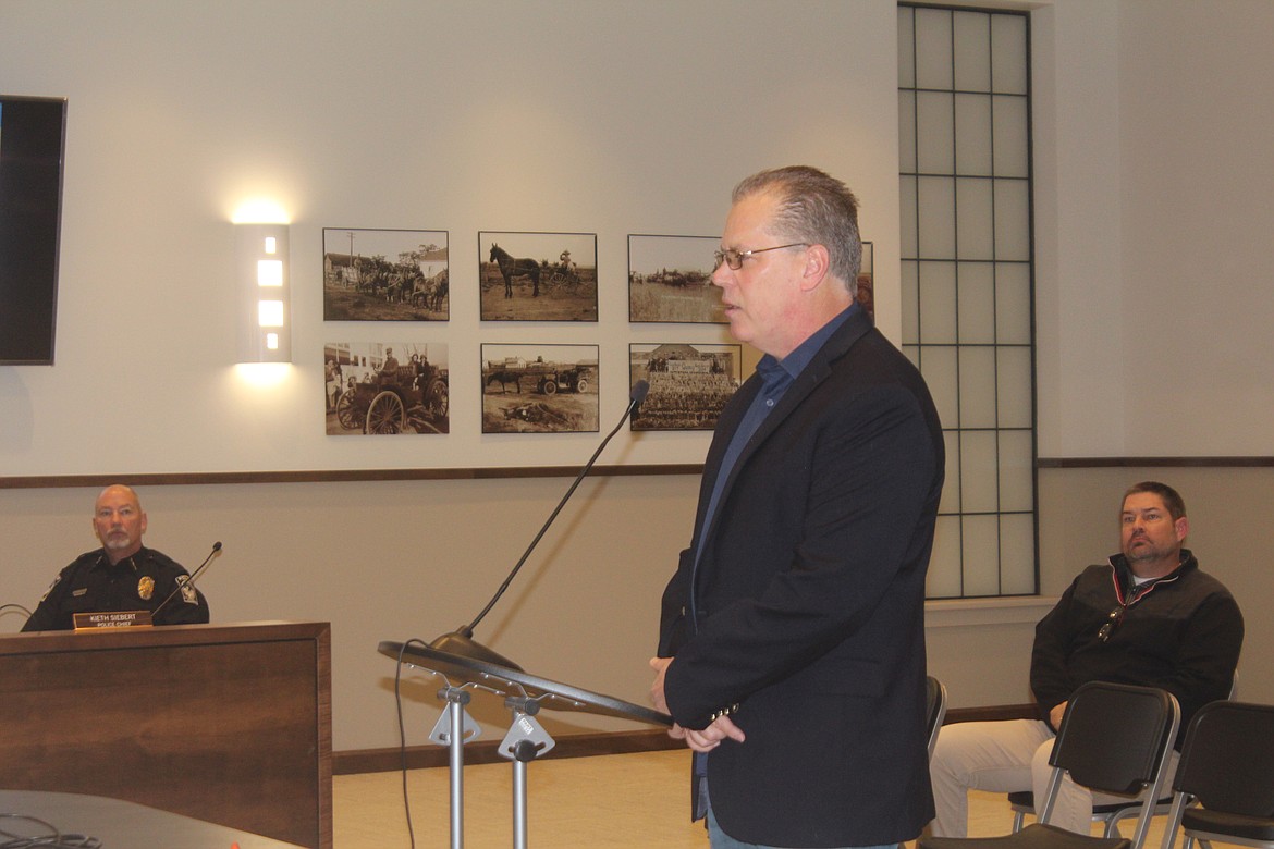 Economic development consultant Pat Boss talks to the Quincy City Council about economic opportunities at Tuesday’s meeting.