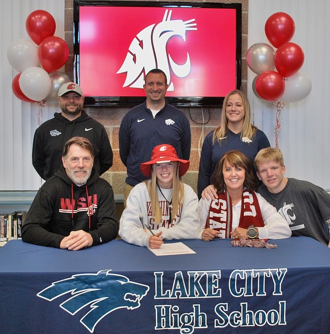 Signing photos Nov. 11, 2022 Coeur d'Alene Press
