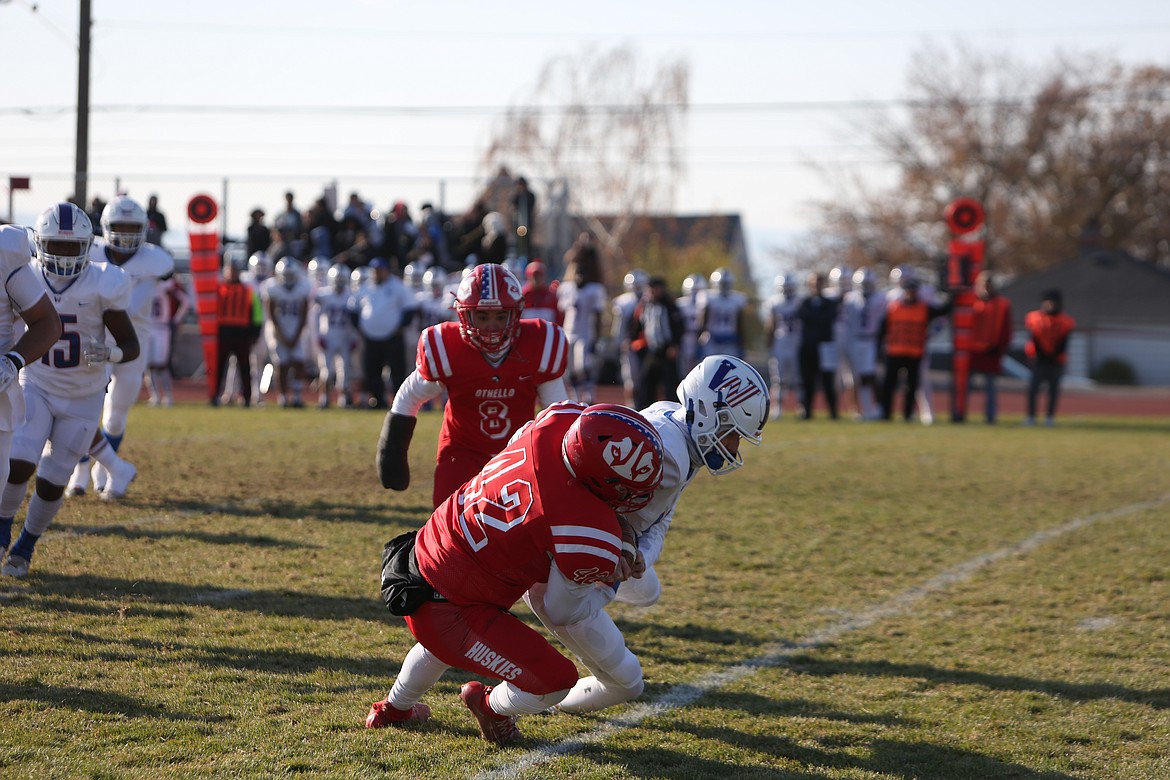 Senior defensive end Josue Solorio (42) kicked off Othello’s strong defensive performance with a sack in the first quarter.