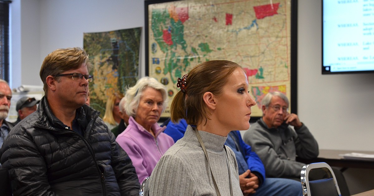 Hearing on lakeshore regulations draws crowd | Lake County Leader