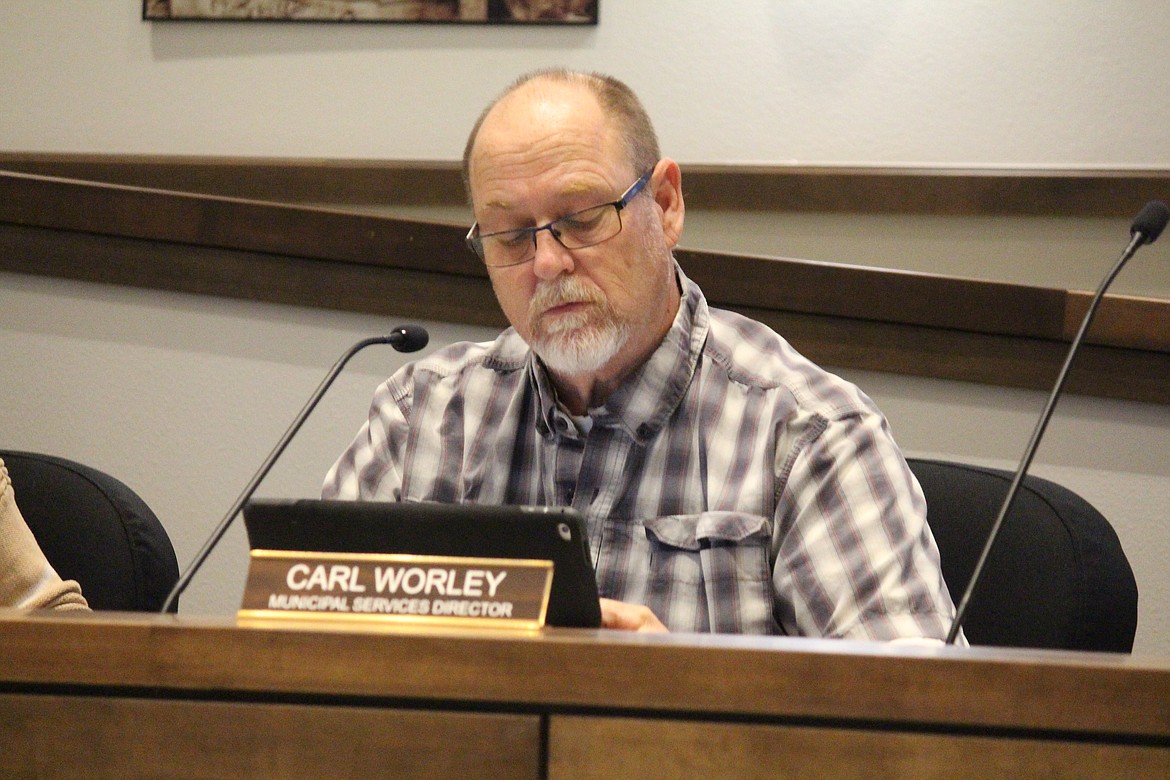 Quincy Municipal Services Director Carl Worley asks the Quincy City Council for a decision regarding the new Quincy Field House during Tuesday’s council meeting.