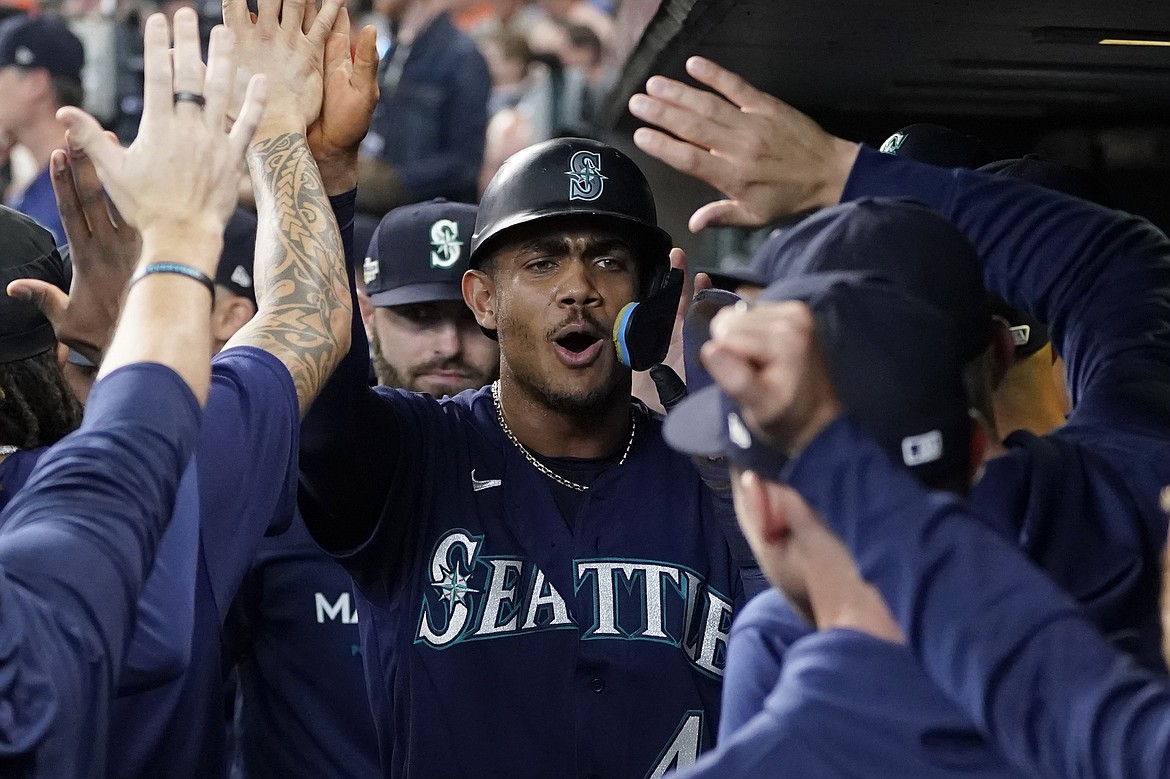 Seattle Mariners outfielder Julio Rodríguez was named the AL’s Rookie of the Year on Monday, becoming the fifth player in franchise history to win the award.