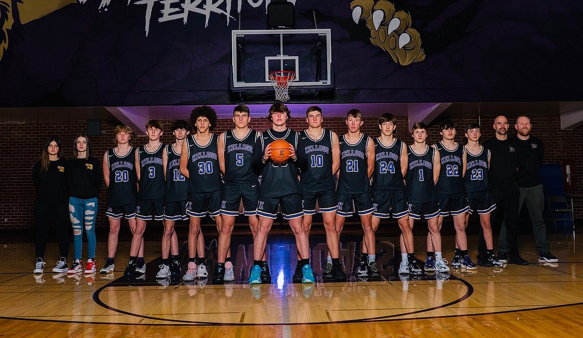 The Kellogg High School boys basketball team (from left) are Hailey Nickerson, Daisy Sawyer, Blake Coburn, Reed Whatcott, Bridger McLean, Draedan Taylor, Riply Luna, Varick Meredith, Kolby Luna, Kolton Maciosek, Logan Hendrix, Luke Miller, Ton O’Neill, Brodie Robinson, Everett Jennings and Coach Mike Martin.