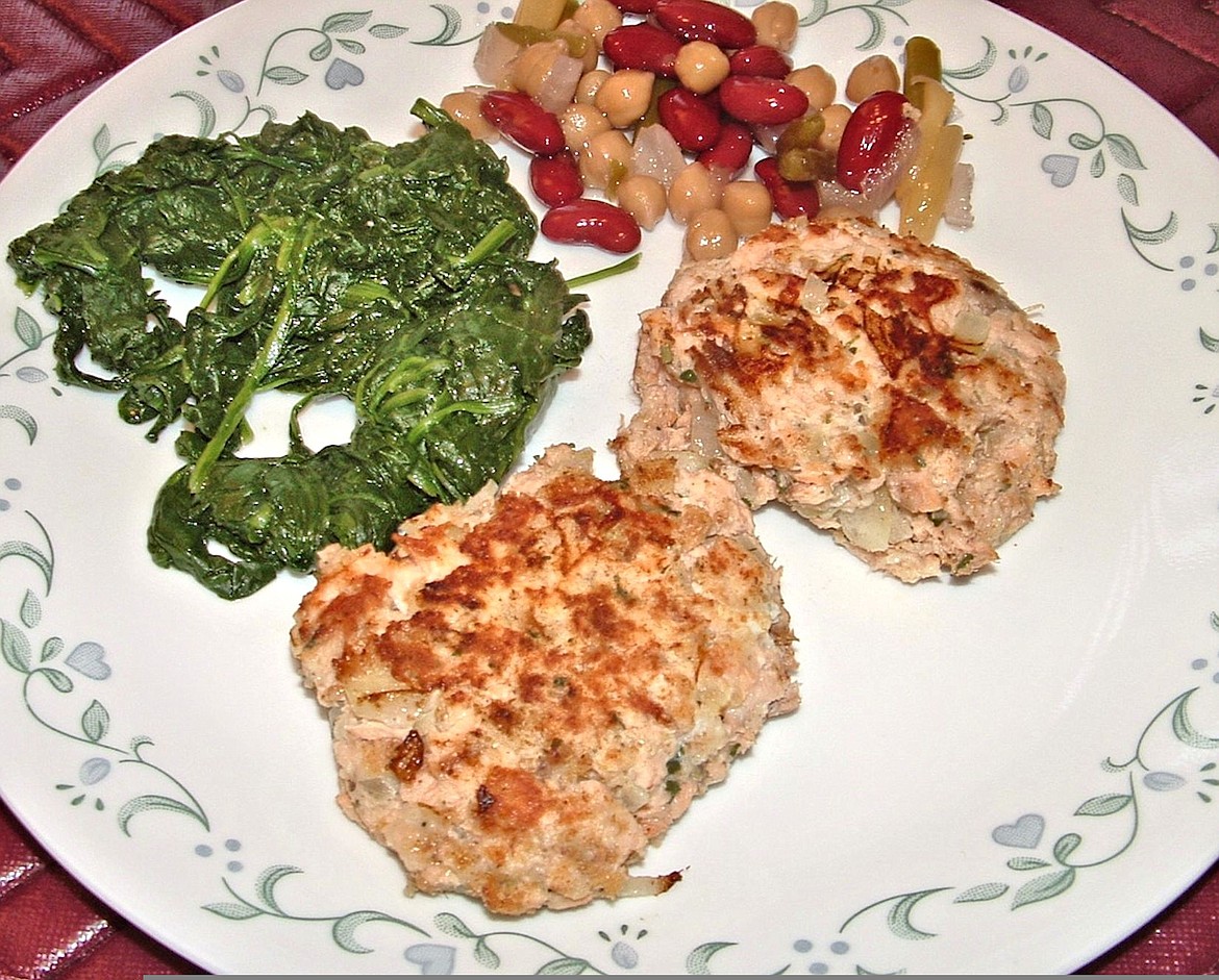 What could be better for a tasty and healthy meal than salmon cakes.