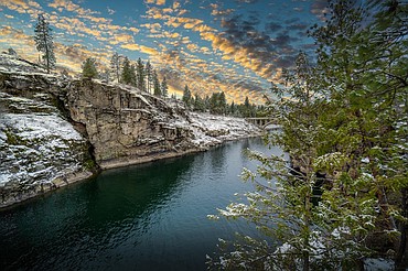 This photo was taken near the Post Falls Dam.
