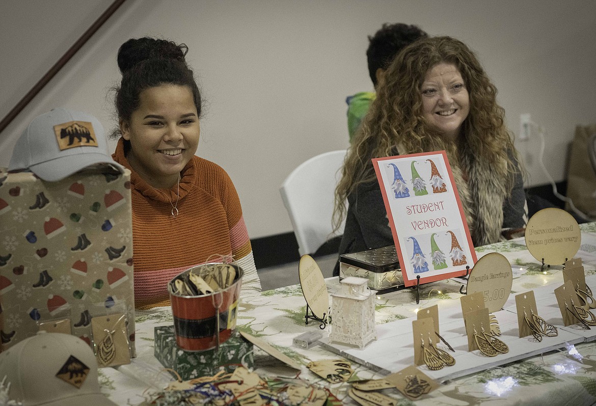 Student Ocean Hyde and her mother sell handmade jewelry. (Tracy Scott/Valley Press)