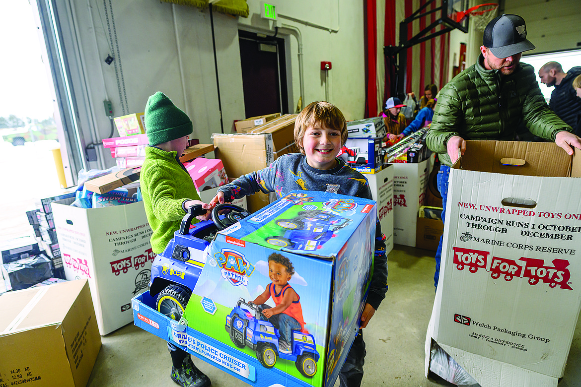 Toys for Tots sees a great response again this year Hungry Horse News