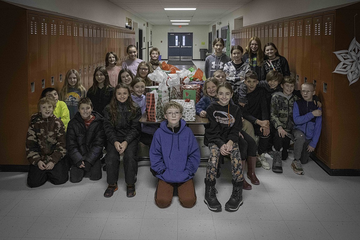 Plains students take part in the Tree of Hearts drive. (Tracy Scott/Valley Press)