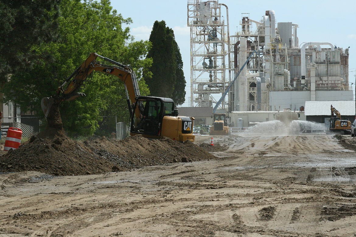 Construction crews work on Quincy’s B Street Northeast in June 2022. The improvements are part of a long-term plan to address traffic concerns along Northeast A and B streets and in the city’s industrial area.