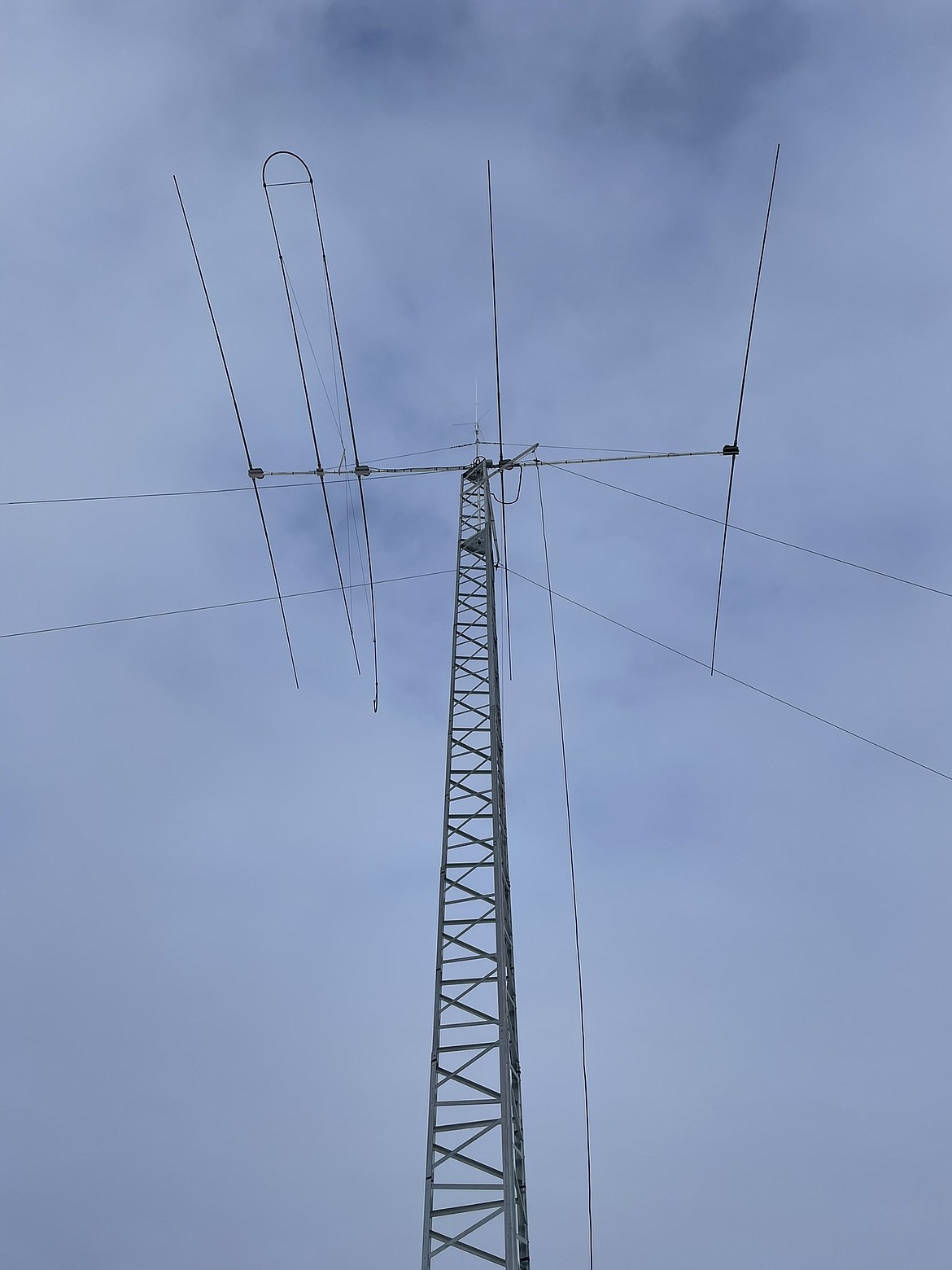 The large antenna used to receive and broadcast shortwave radio signals from the Nielson home.