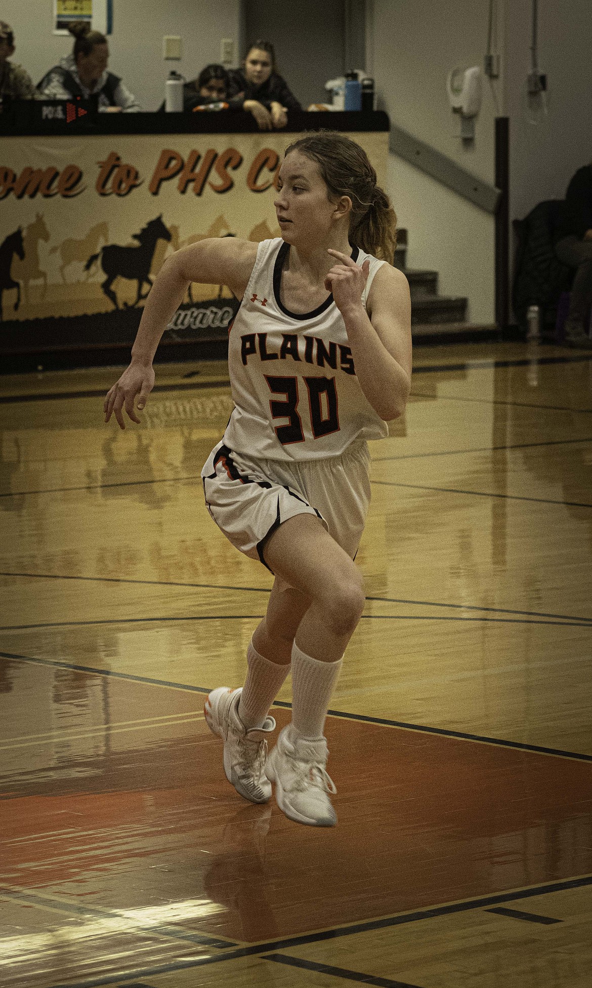 Plains Peyton Wasson gets into position. (Tracy Scott/Valley Press)