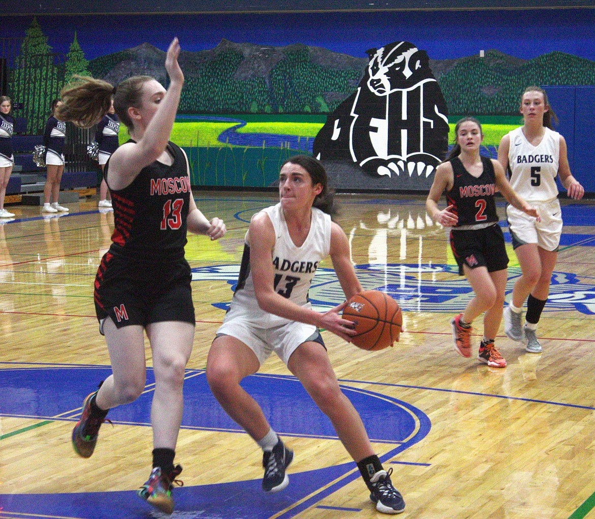 Mia Blackmore goes to the hoop against Moscow on Jan. 9.