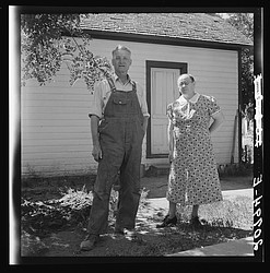 Mr. and Mrs. Chris Ament, dry land wheat farmers who survived in the Columbia Basin. Washington, Grant County, three miles south of Quincy. Taken Aug. 1939.