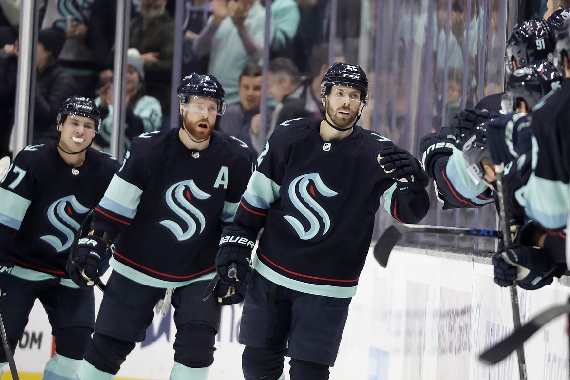 Kraken finally topple Canucks with convincing 6-1 victory Columbia Basin Herald