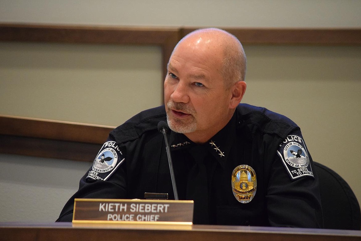 Retiring Quincy Police Chief Kieth Siebert speaking at a city council meeting in late 2021.