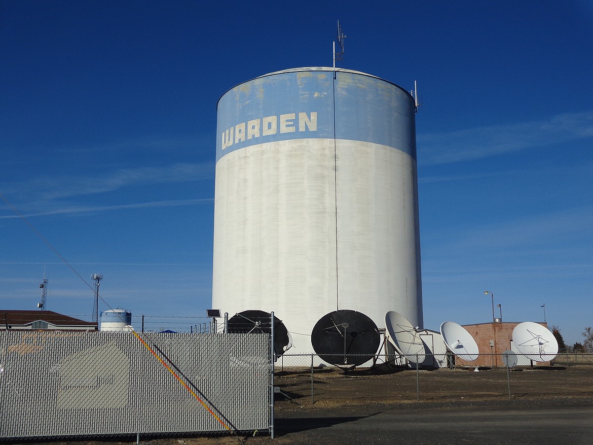 One of the City of Warden’s two water towers, when combined can hold 2.3 million gallons of water. While the city has more than ample water supply and storage capacity, both water towers need their inside coatings replaced, according to engineers with Grey and Osborne, which presented the city’s updated 20-year water comprehensive plan at a regular Warden city council meeting on Tuesday.