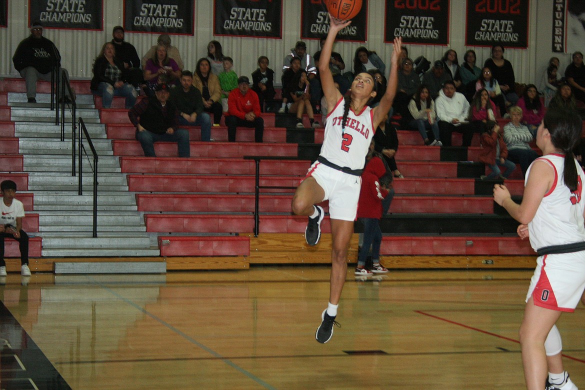 Rubi Mondragon goes in for the layup in Othello’s 48-43 win over Grandview Thursday.