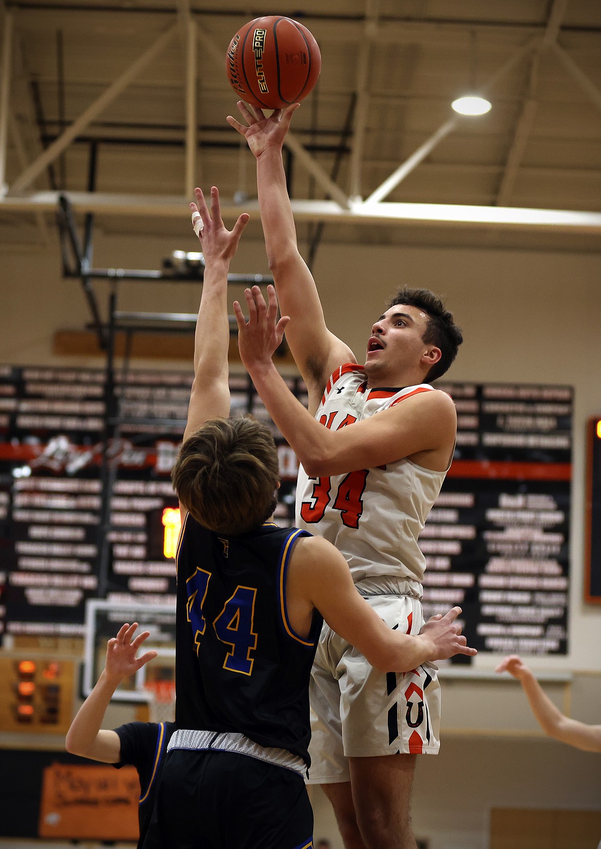 Plains takes on Thompson Falls at the Western 7B District Tournament. (Jeremy Weber/Bigfork Eagle)