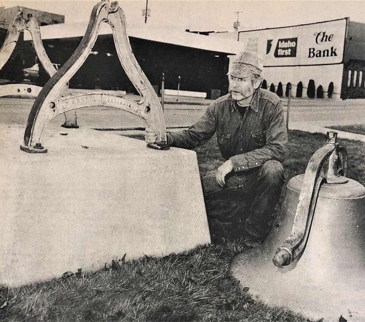 Parks & Rec employee Bob Ligeza with the vandalized Liberty Bell in 1983.