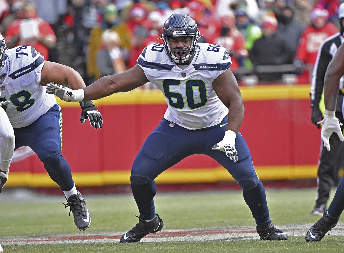 The Seattle Seahawks re-signed reserve right guard Phil Haynes, the team announced on Tuesday. Haynes started three games for Seattle last season.