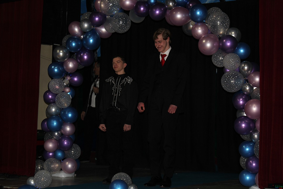 The Alberton High School prom grand march (Monte Turner/Mineral Independent)