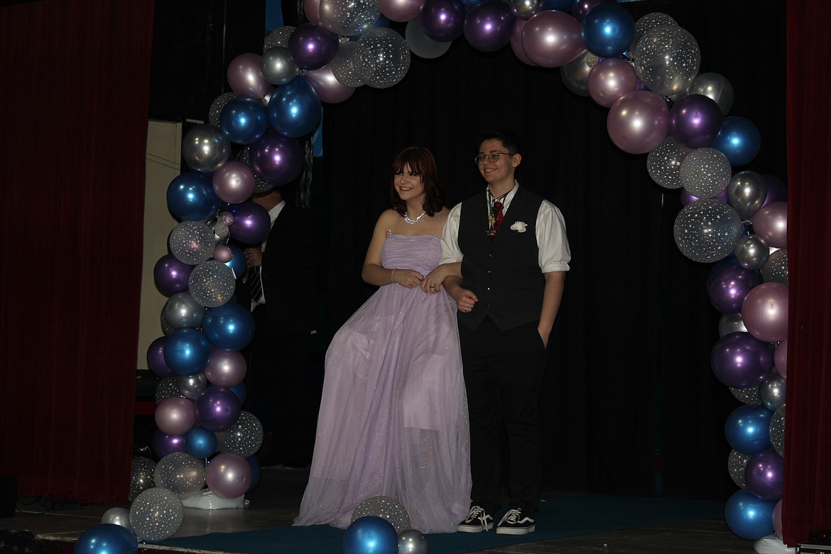 The Alberton High School prom grand march (Monte Turner/Mineral Independent)