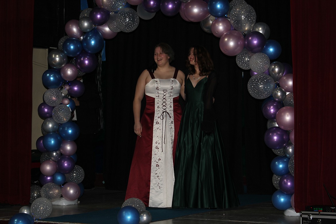 The Alberton High School prom grand march (Monte Turner/Mineral Independent)