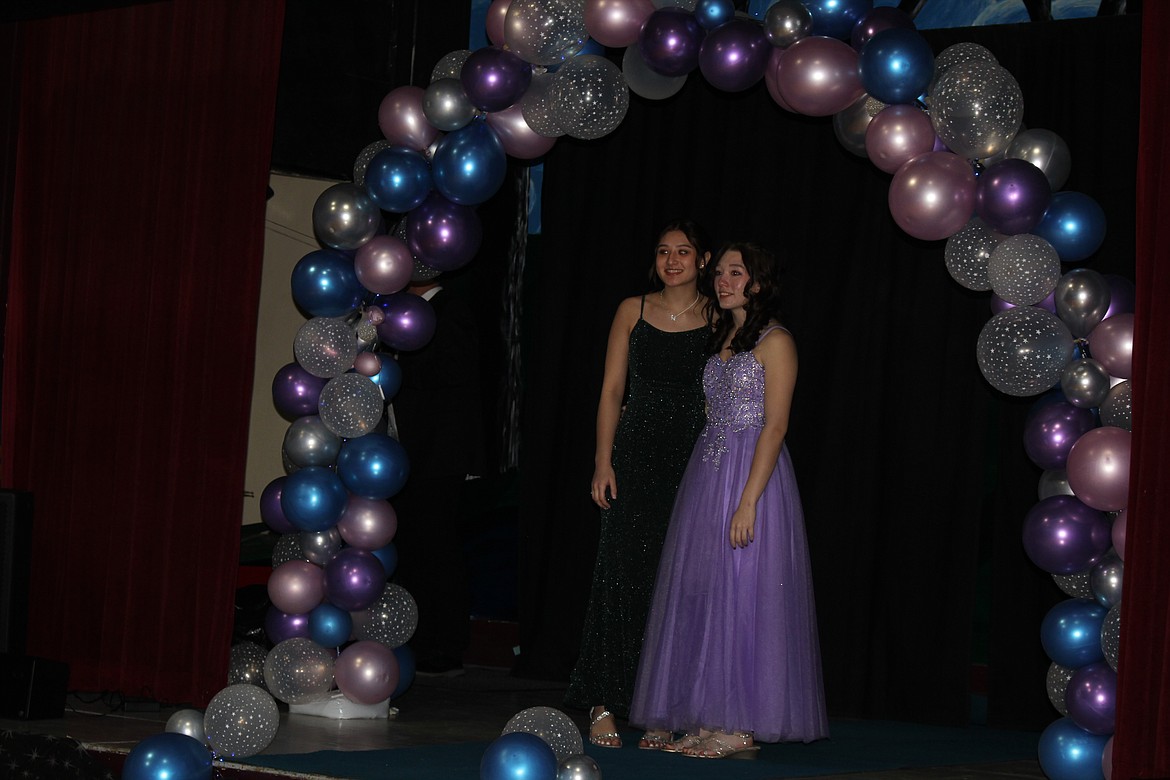 The Alberton High School prom grand march (Monte Turner/Mineral Independent)