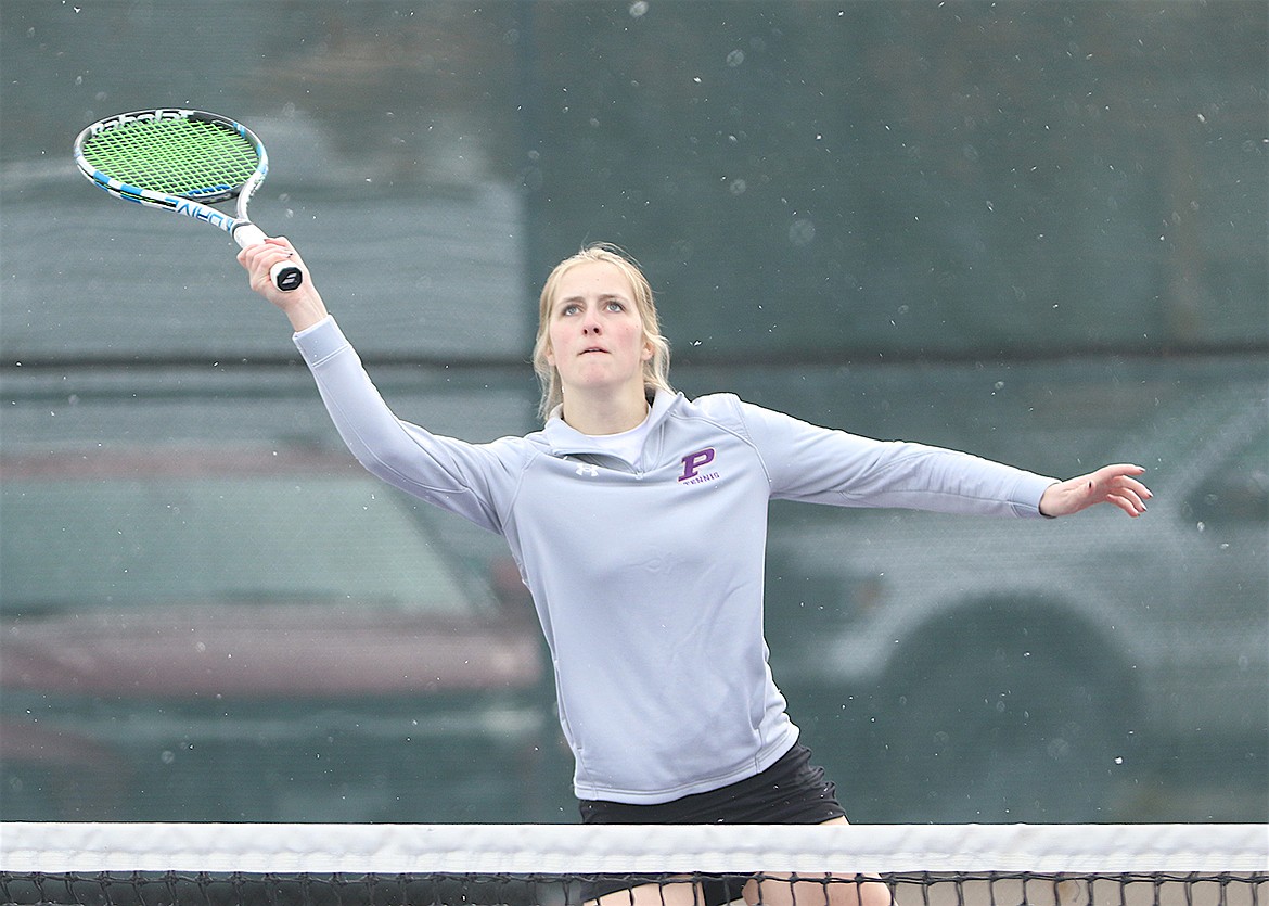 Tia Mercer, paired Karli Owen, fell to Corvallis Saturday, but Mercer prevailed in an earlier pairing against Loyola. (Bob Gunderson photo)