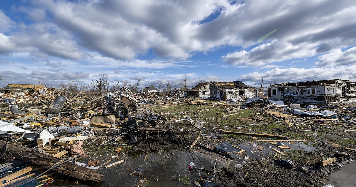At least 18 dead after tornadoes rake Midwest, South - Vimarsana News