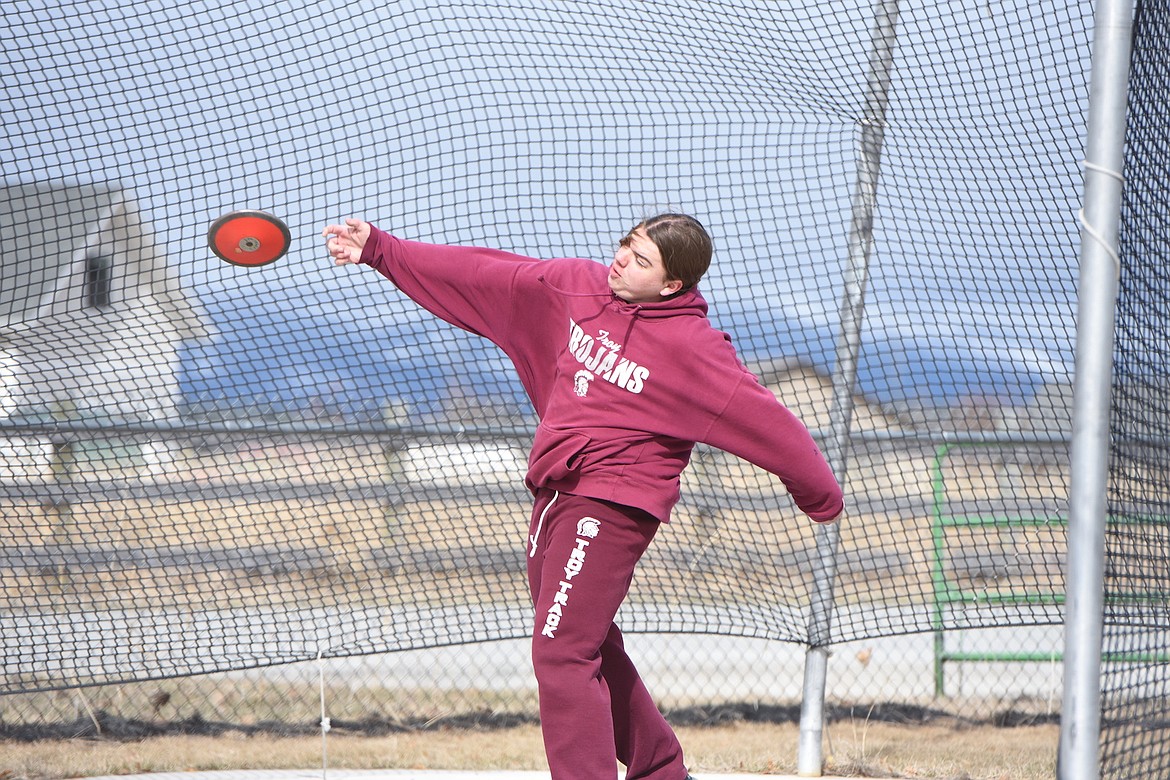 Troy thrower Nathin Sentell placed ninth in the discus at the Eureka Invitational on Saturday, April 1, 2023. (Scott Shindledecker/The Western News)