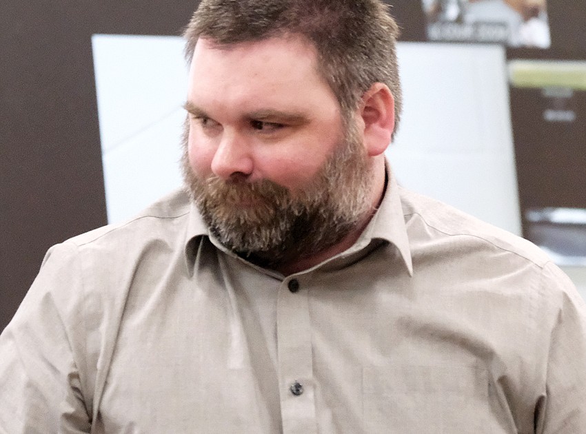 Libby man pleads guilty to assaulting woman, officer - Vimarsana News