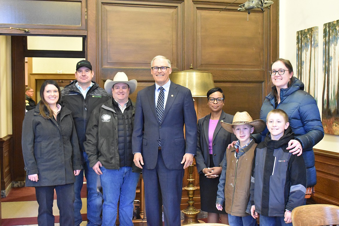 A group from the Cattlemen’s Association delivered plates to Gov. Jay Inslee’s Office and got the opportunity to meet and have a short conversation with the governor. He asked them about their brands and favorite cowboy songs.
