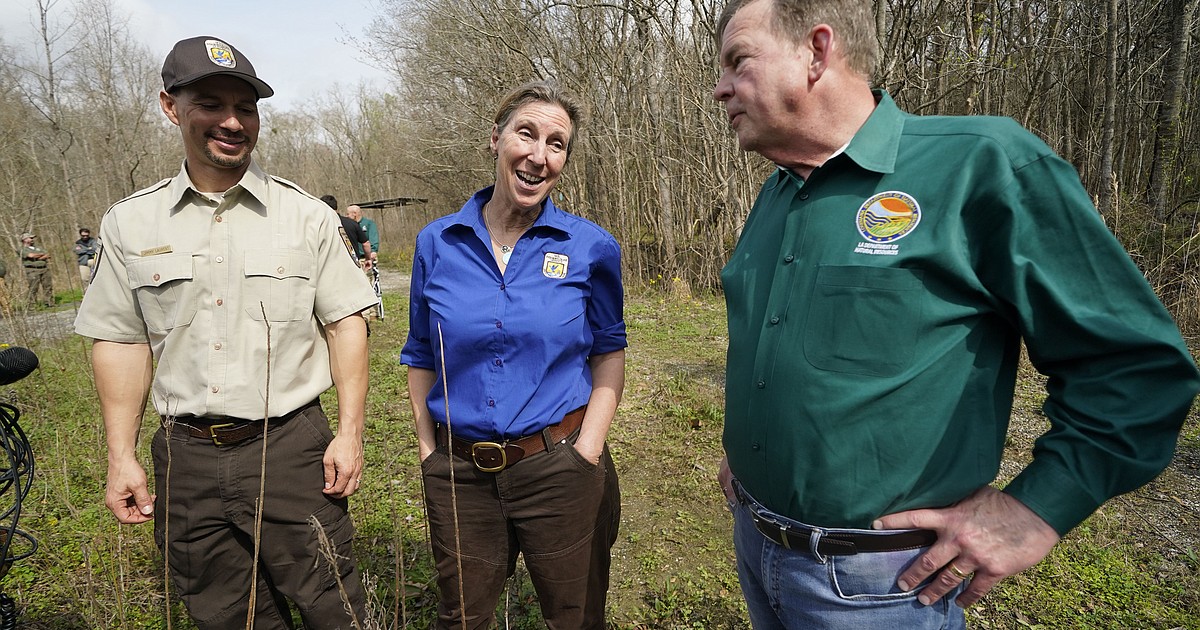 Scientists challenge US wildlife director's qualifications - Vimarsana News