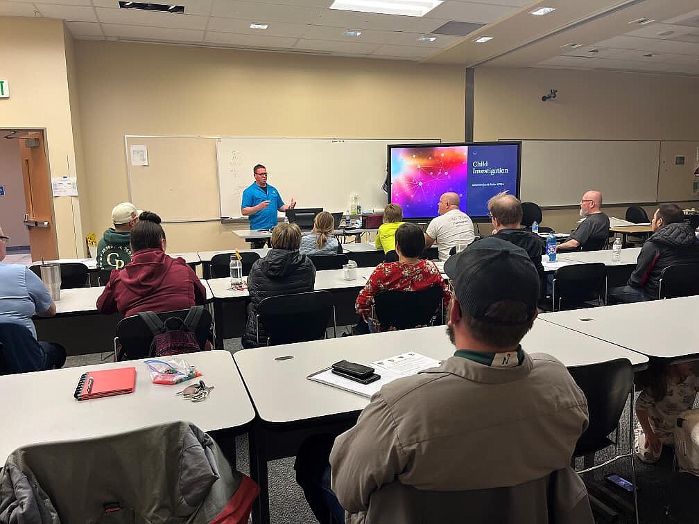 Law enforcement agencies around the Columbia Basin are working together on the Regional Citizen Academy. The class allows residents to sit in on classes that inform them of why law enforcement officers make the decisions they do, among other topics.