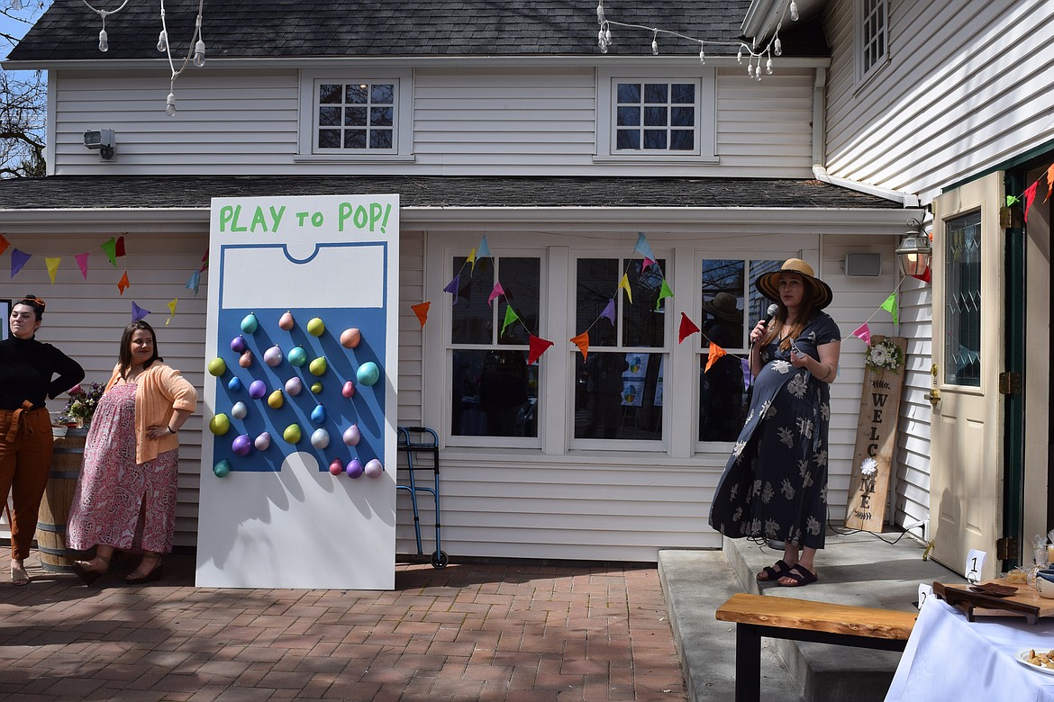 Shawn Cardwell, director of Columbia Basin Allied Arts, speaks during the nonprofit’s annual fundraiser on Saturday. CBAA holds a variety of events throughout the year, including concerts, plays and workshops, among others.