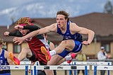 Boys win Iceberg Invite track meet with strong performances