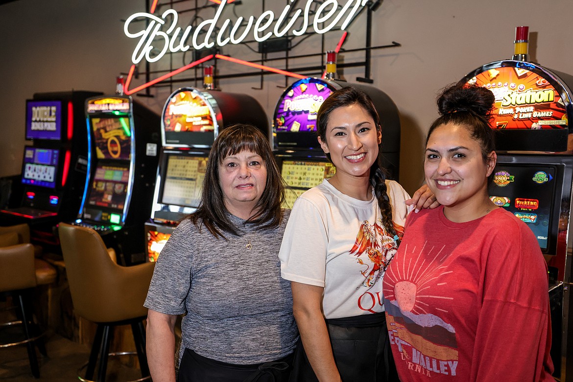 Kelly's Pub won best casino, from left, Lori Bradley, Jolene Begay, Karina Fonzalez.